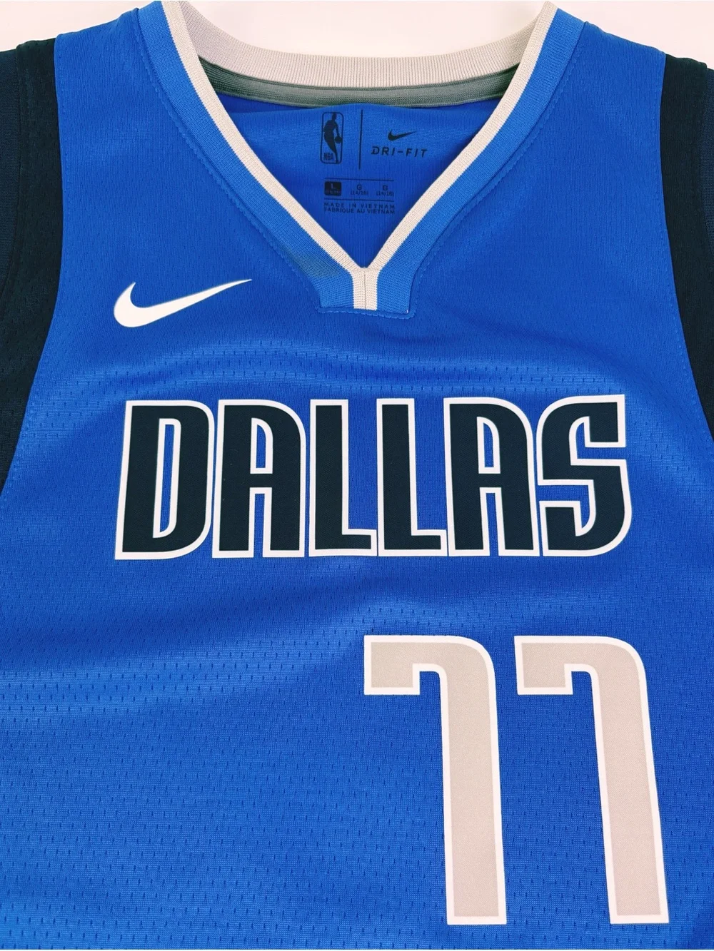 Nike Luka Doncic #77 Dallas Mavericks Swingman Jersey Youth L 14-16 Blue NBA